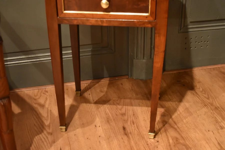 Chevet de style Louis XVI