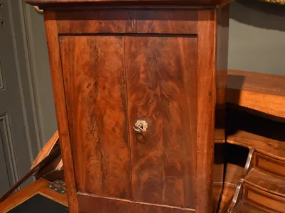 Armoire miniature