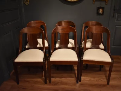 Suite de six chaises "gondole"