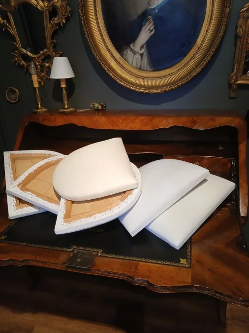 Suite de six chaises "gondole"