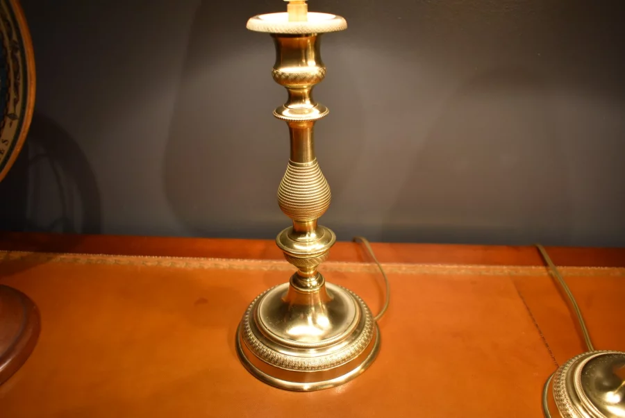 Paire de lampes en bronze