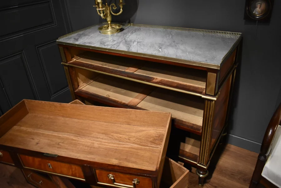 Commode Louis XVI en acajou
