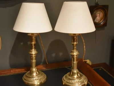 Paire de lampes en bronze