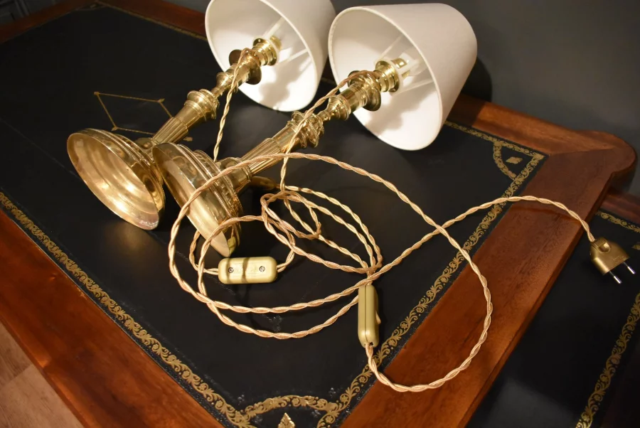 Paire de lampes en bronze