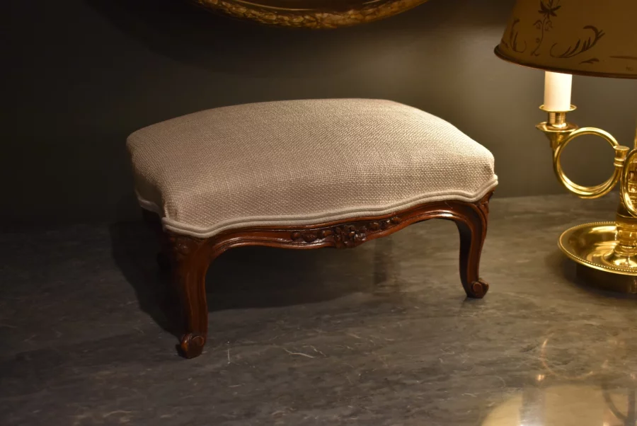 Tabouret de pieds de style Louis XV