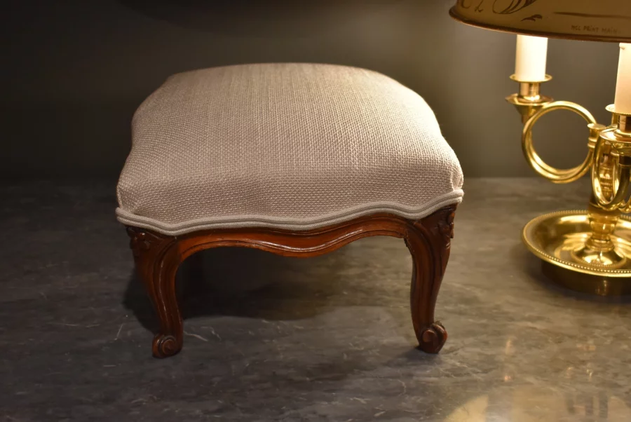 Tabouret de pieds de style Louis XV