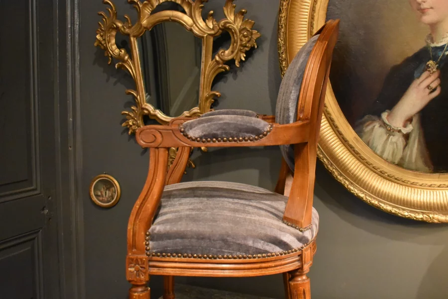Fauteuil d'enfant de style Louis XVI