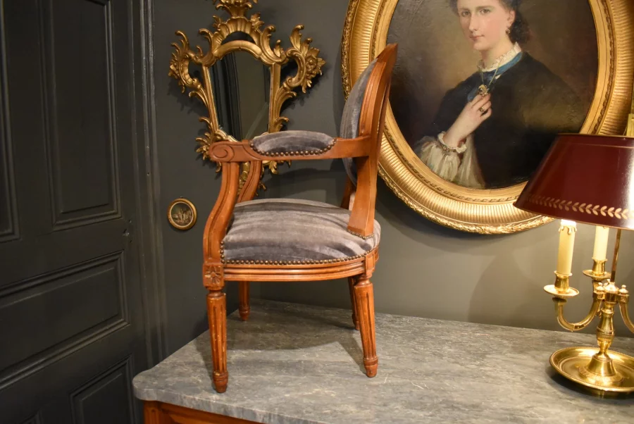 Fauteuil d'enfant de style Louis XVI