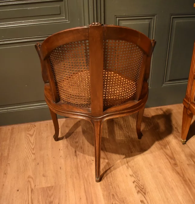 Fauteuil de bureau canné de style Louis XV