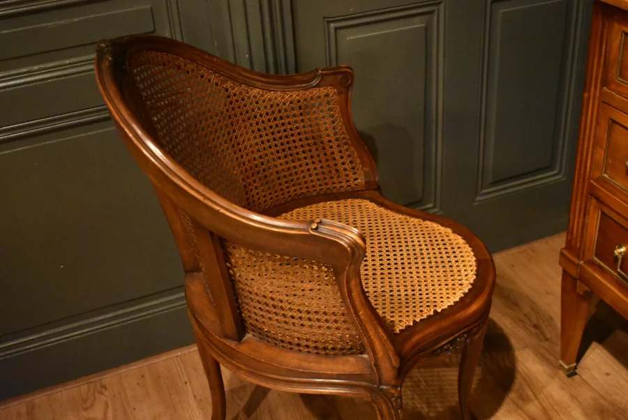 Fauteuil de bureau canné de style Louis XV