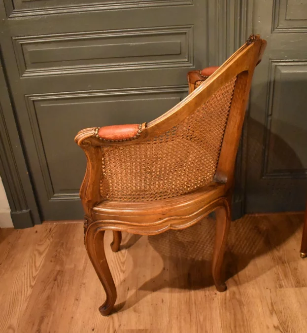 Fauteuil de bureau canné de style Louis XV