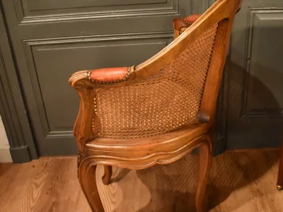 Fauteuil de bureau canné de style Louis XV