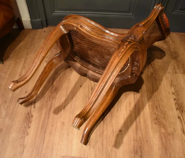 Fauteuil de bureau canné de style Louis XV