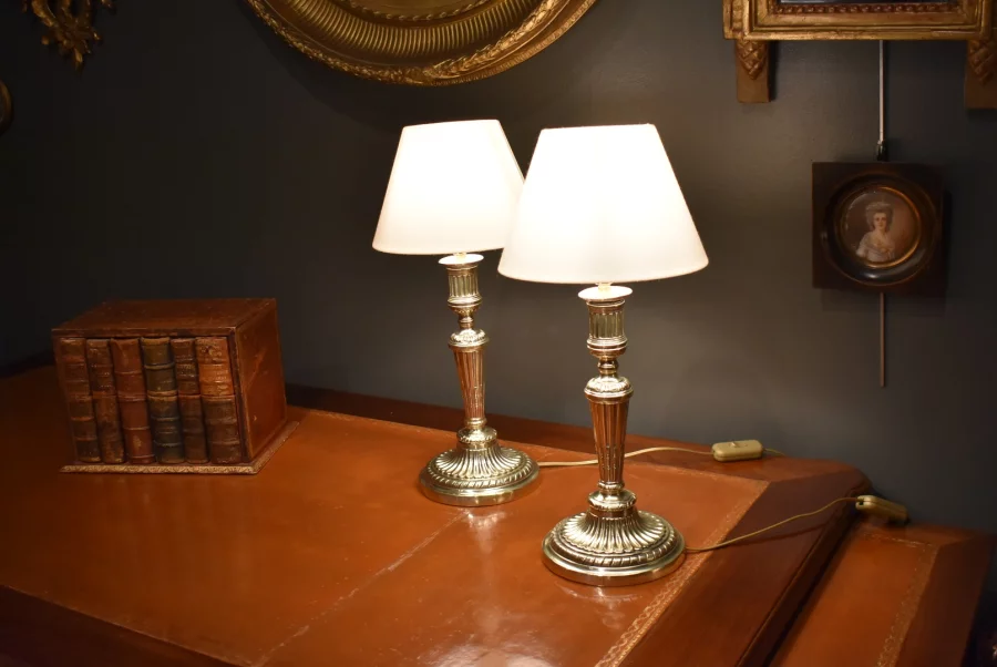 Paire de lampes de style Louis XVI