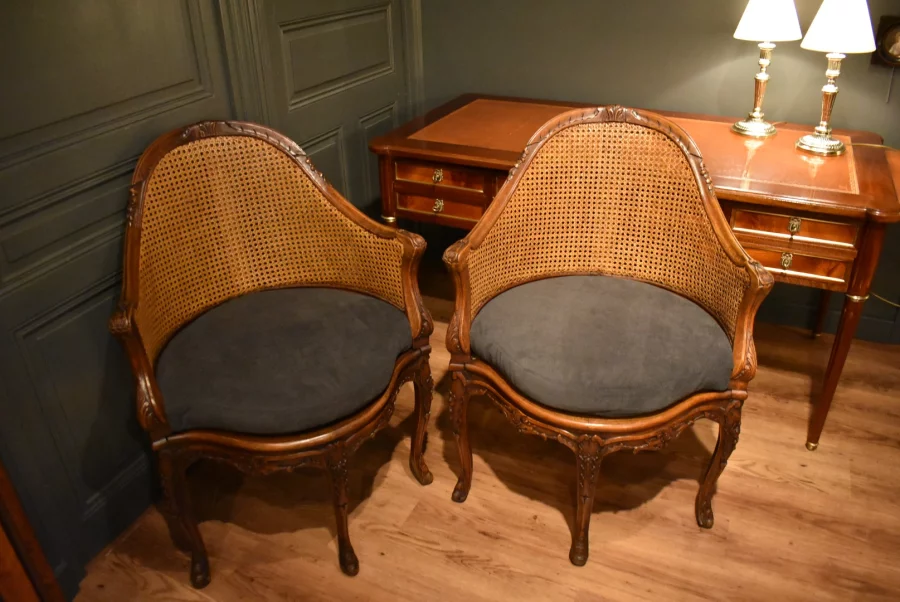Fauteuil de bureau canné de style Louis XV