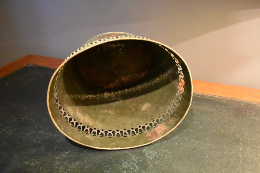 Corbeille à papiers en tôle peinte