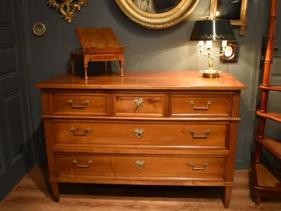 Commode Louis XVI en noyer