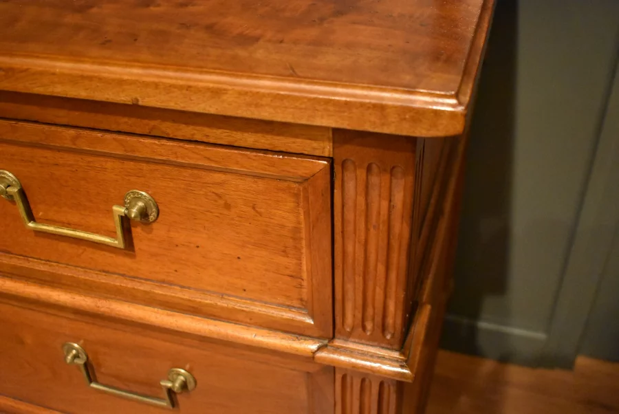 Commode Louis XVI en noyer