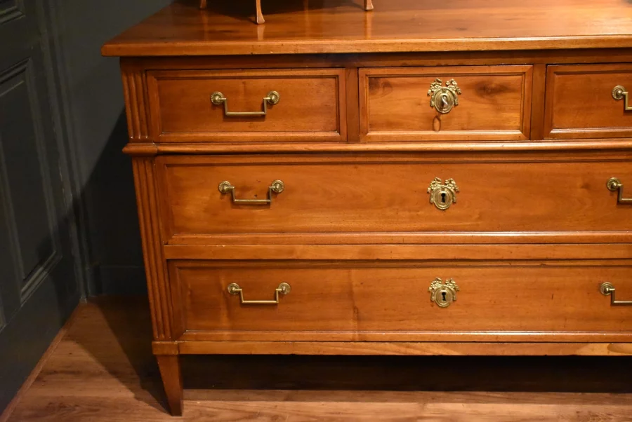 Commode Louis XVI en noyer