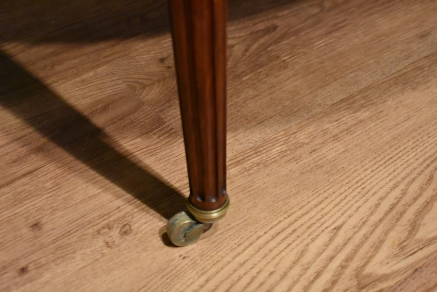 Table bouillotte en acajou