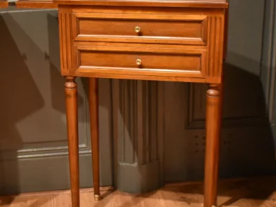 Paire de chevets de style Louis XVI