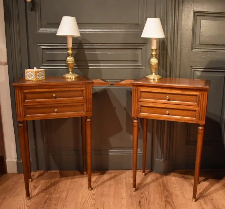Paire de chevets de style Louis XVI