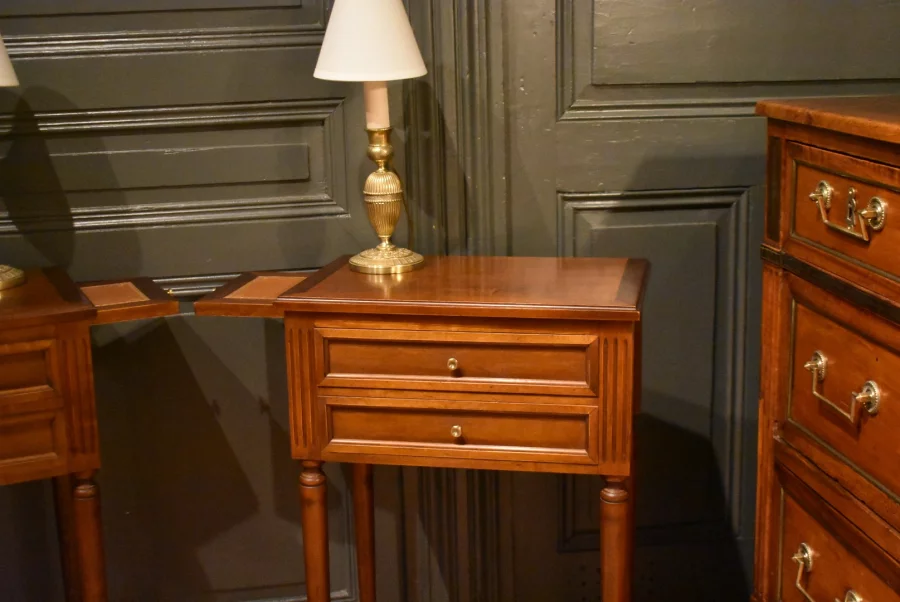 Paire de chevets de style Louis XVI