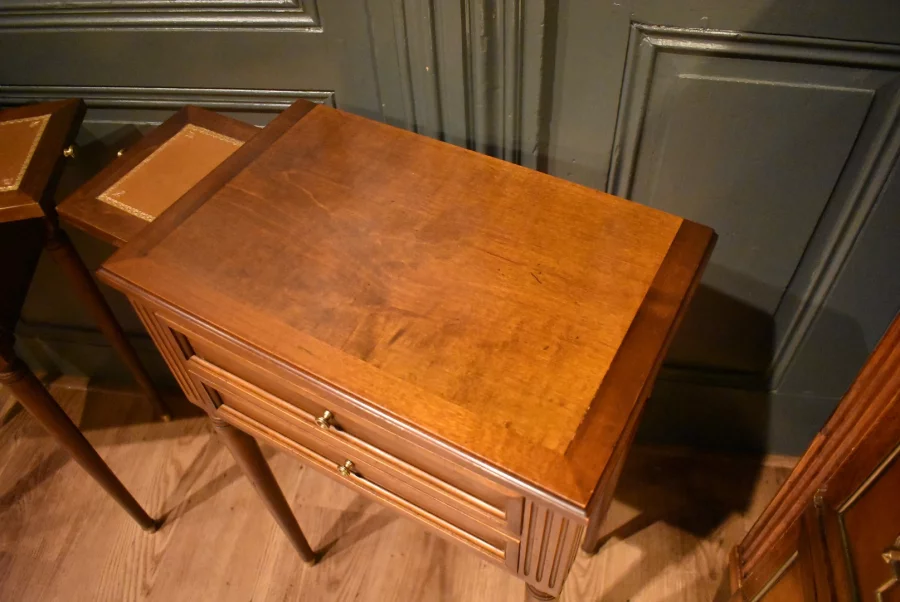 Paire de chevets de style Louis XVI