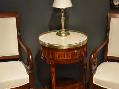 Table ronde en marqueterie de style Louis XVI