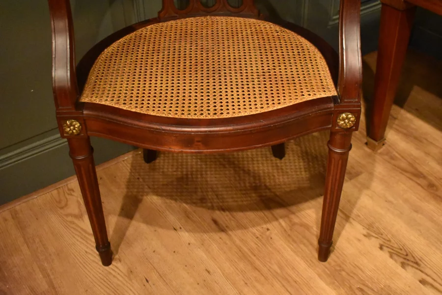 Fauteuil de bureau de style Louis XVI