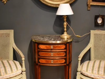 Petite commode Louis XVI estampillée Pierre Antoine VEAUX