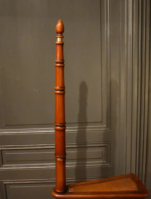 Grand escabeau de bibliothèque