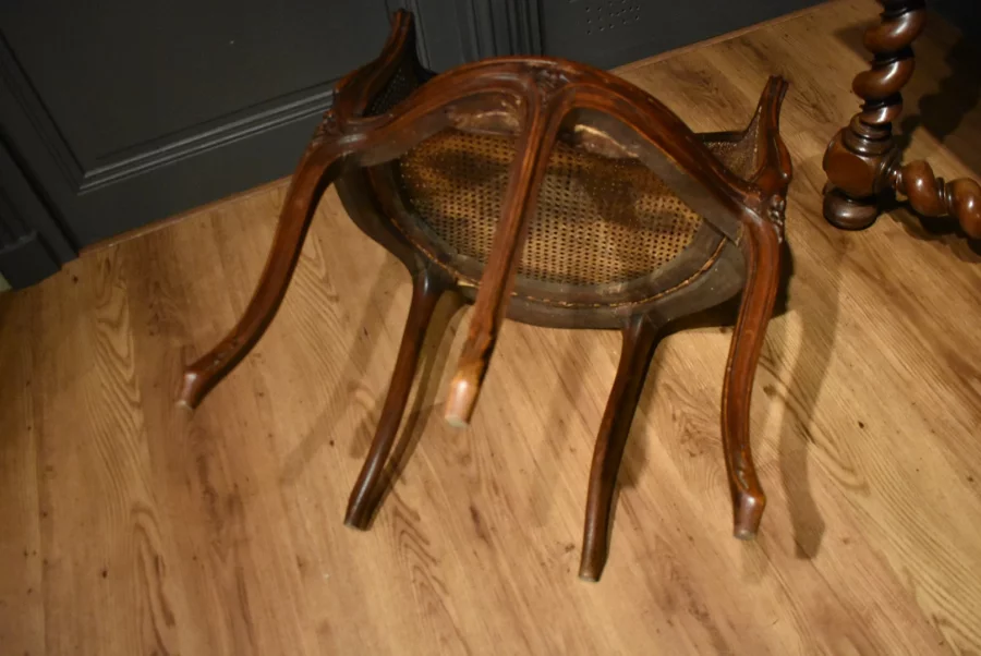 Fauteuil de bureau canné de style Louis XV