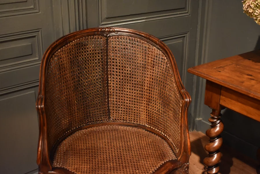 Fauteuil de bureau canné de style Louis XV