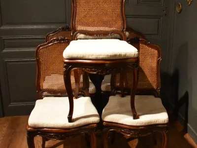 STÜHLE IM LOUIS XV-STIL