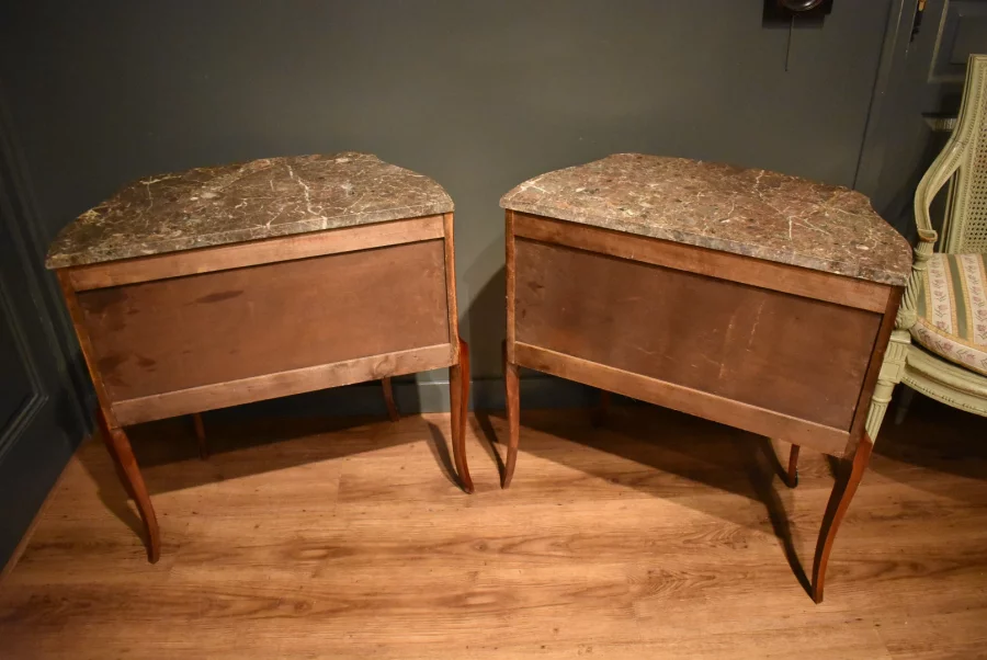 Deux petites commodes en marqueterie