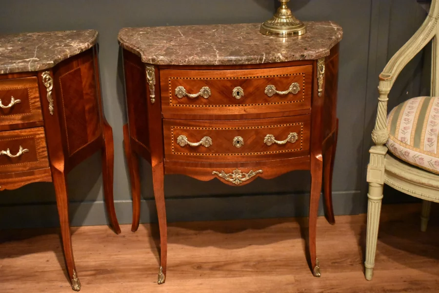 Deux petites commodes en marqueterie