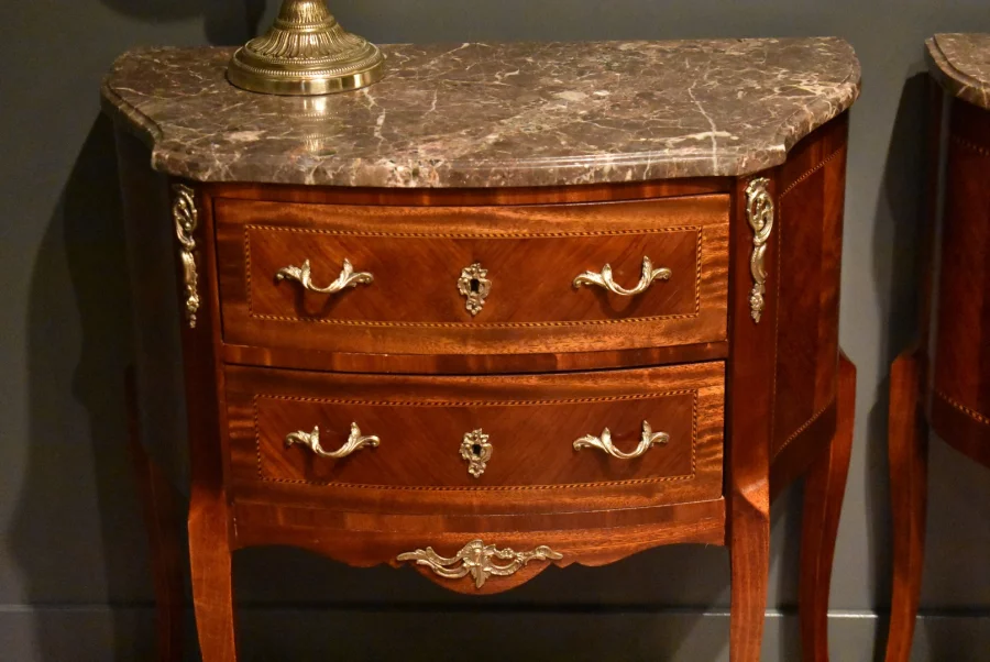 Deux petites commodes en marqueterie