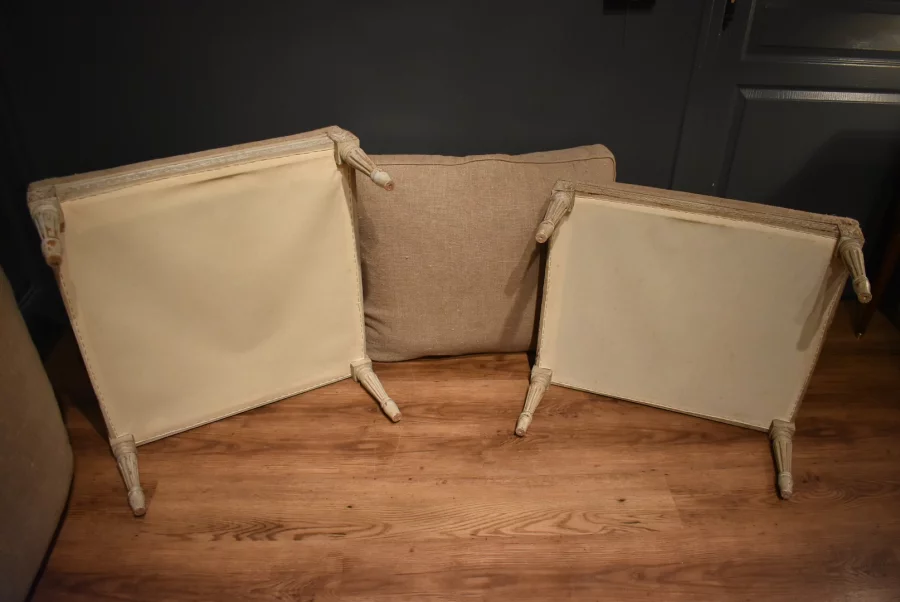 Deux tabourets de style Louis XVI