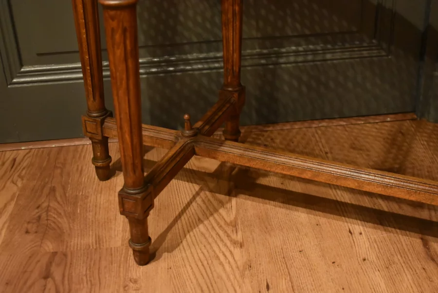 Banquette cannée de style Louis XVI