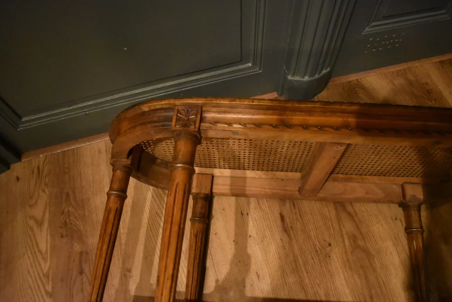 Banquette cannée de style Louis XVI
