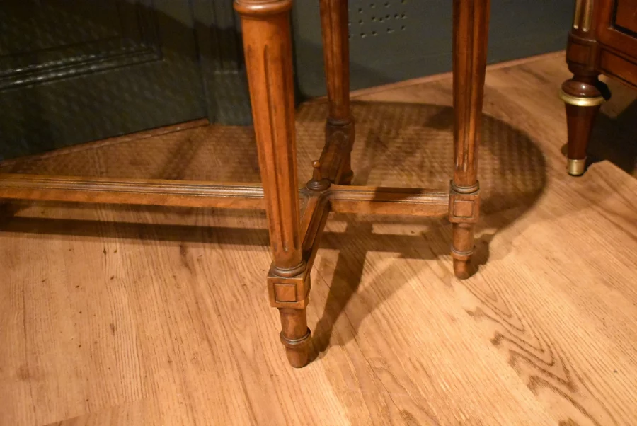 Banquette cannée de style Louis XVI