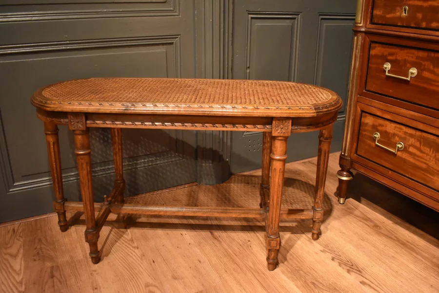 Banquette cannée de style Louis XVI