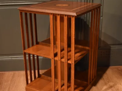 Petite bibliothèque tournante