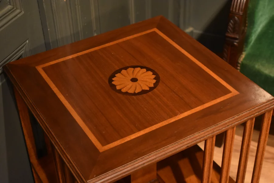 Petite bibliothèque tournante