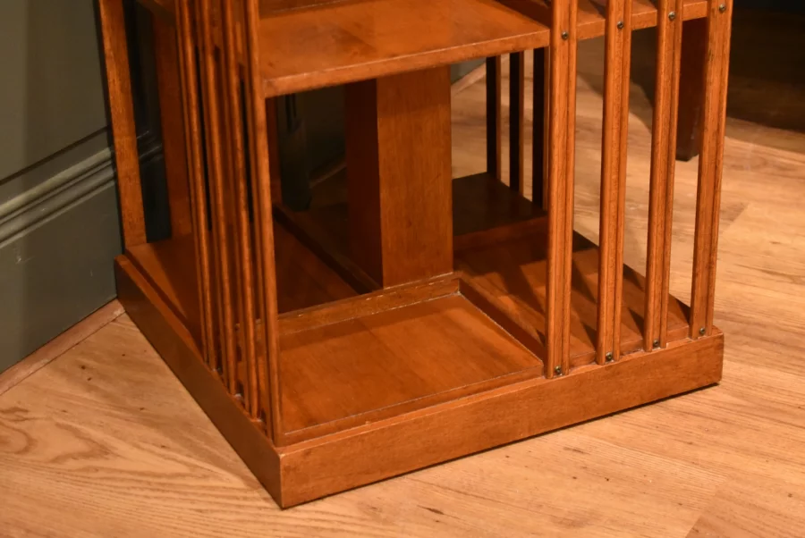 Petite bibliothèque tournante