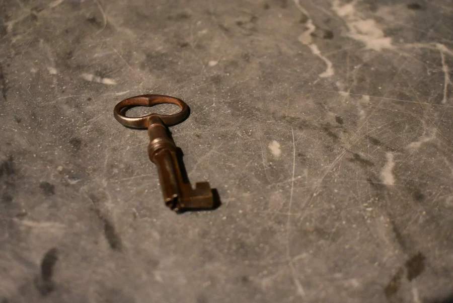 Commode de style Louis XVI en acajou