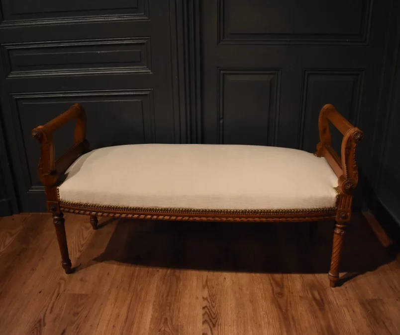 Banquette de style Louis XVI en noyer