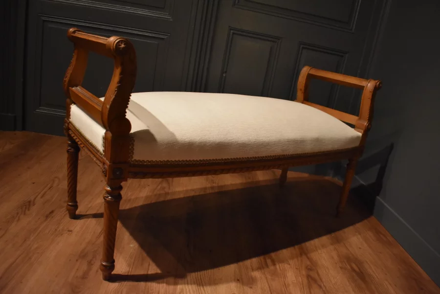 Banquette de style Louis XVI en noyer