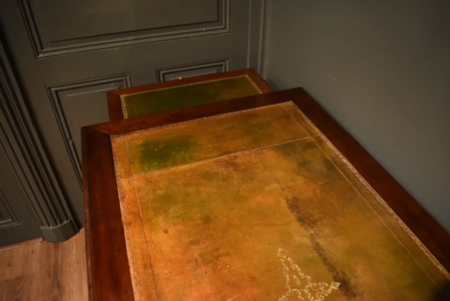 Bureau in Lodewijk XVI-stijl